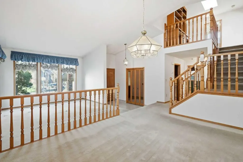 108 Santana Court NW Calgary AB T3K 3B1