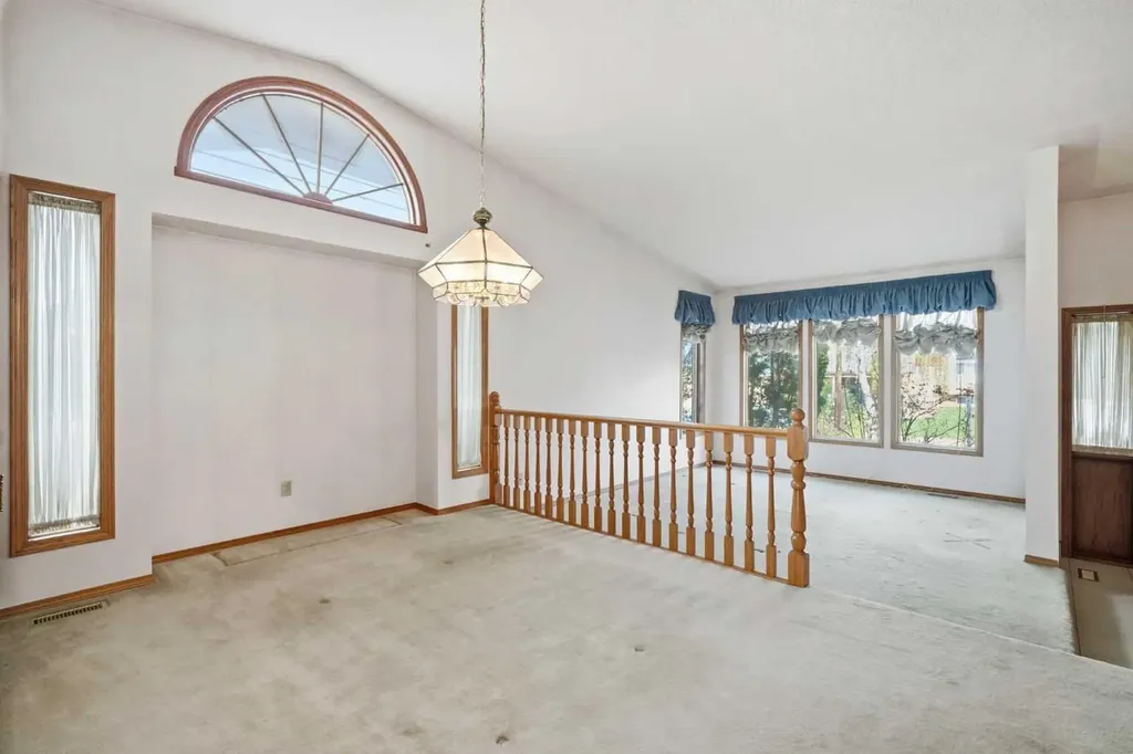 108 Santana Court NW Calgary AB T3K 3B1