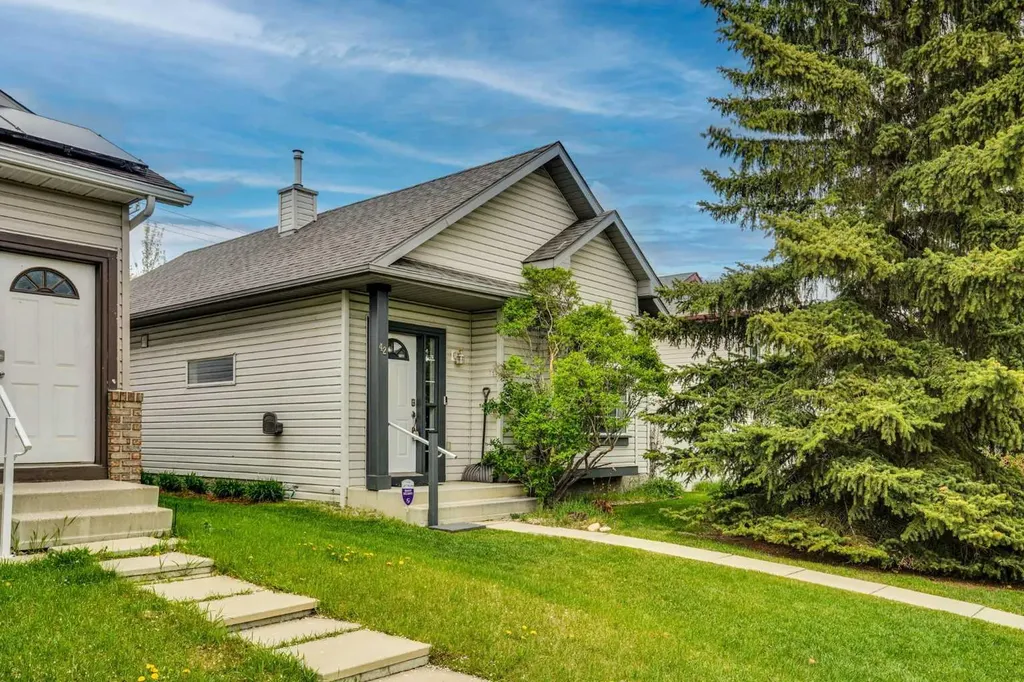 42 Harvest Rose Circle NE Calgary AB T3K 4M5