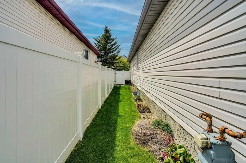 42 Harvest Rose Circle NE Calgary AB T3K 4M5