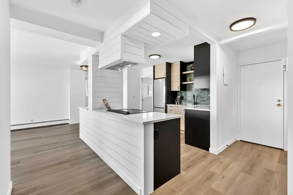1107 15 Avenue SW Calgary AB T2R0S8