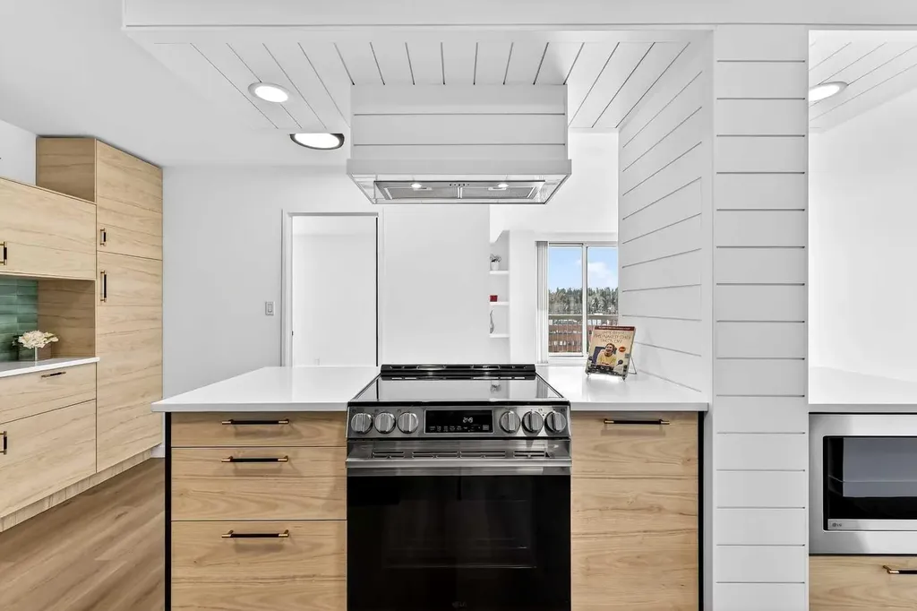 1107 15 Avenue SW Calgary AB T2R0S8
