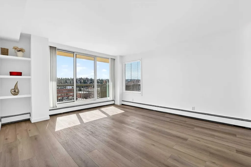 1107 15 Avenue SW Calgary AB T2R0S8
