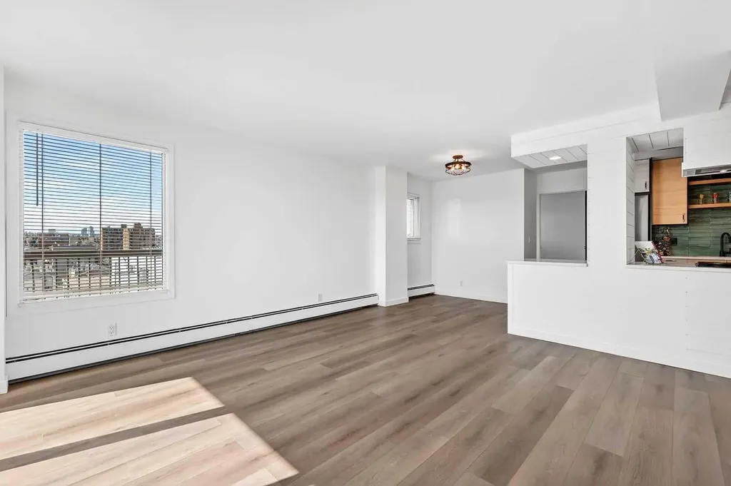 1107 15 Avenue SW Calgary AB T2R0S8