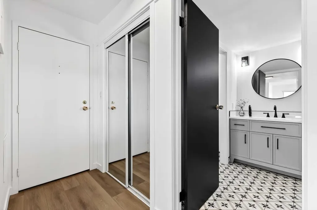 1107 15 Avenue SW Calgary AB T2R0S8