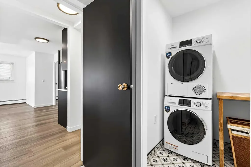 1107 15 Avenue SW Calgary AB T2R0S8