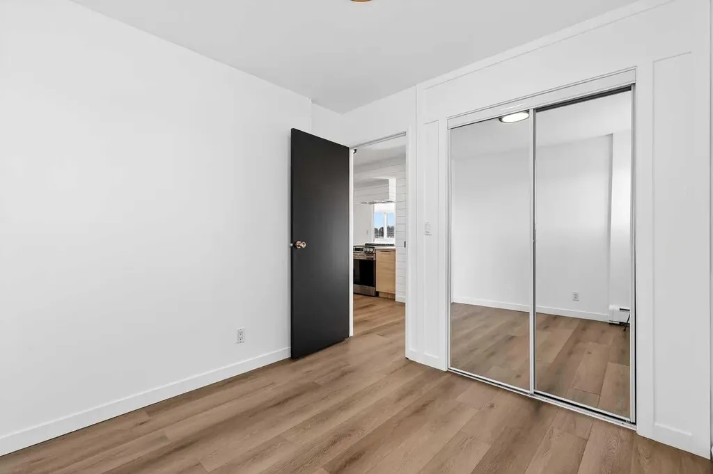 1107 15 Avenue SW Calgary AB T2R0S8