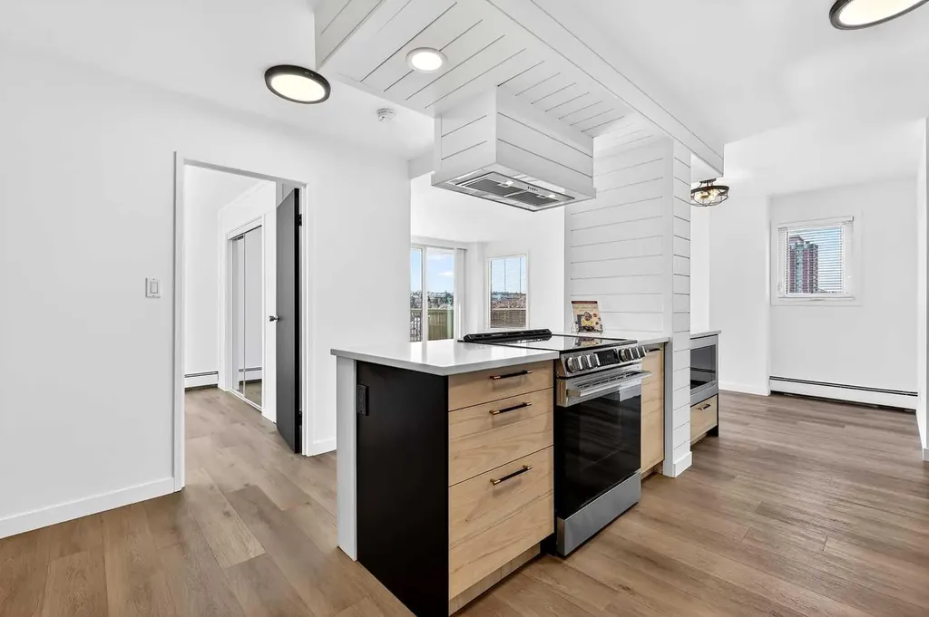 1107 15 Avenue SW Calgary AB T2R0S8