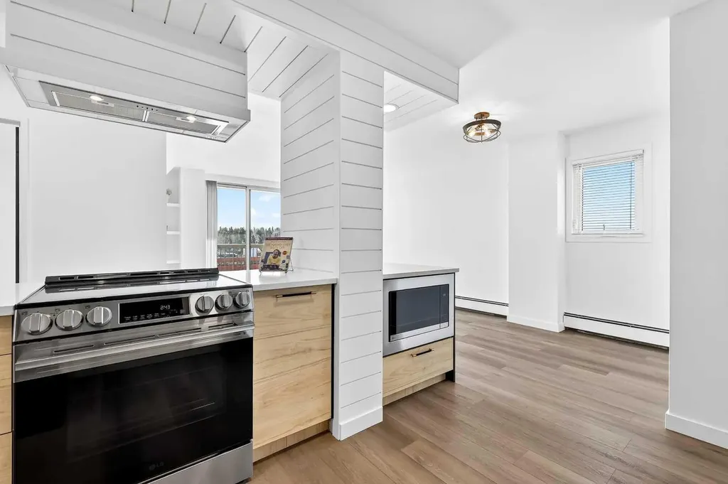 1107 15 Avenue SW Calgary AB T2R0S8