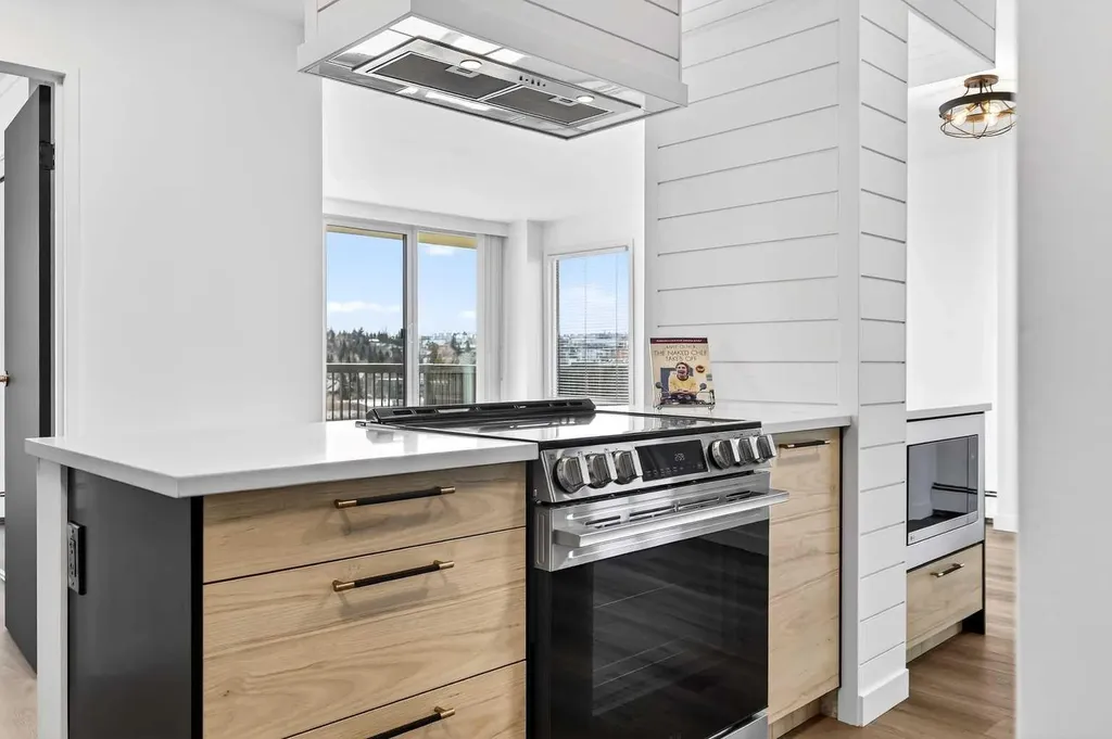 1107 15 Avenue SW Calgary AB T2R0S8