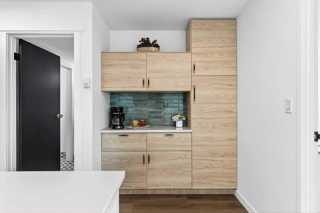 1107 15 Avenue SW Calgary AB T2R0S8