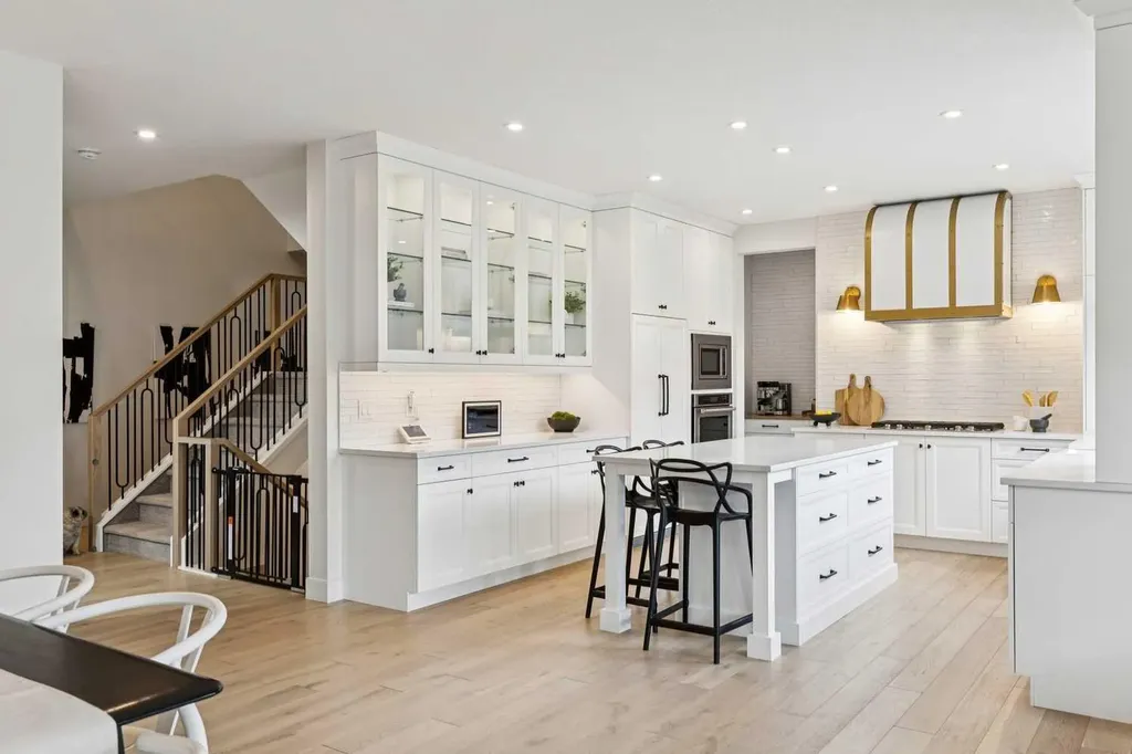 22 Mahogany Cove SE Calgary AB T3M 2S5
