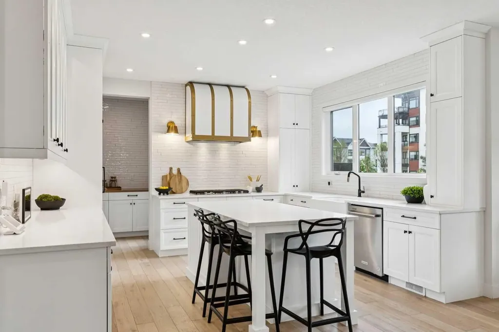 22 Mahogany Cove SE Calgary AB T3M 2S5