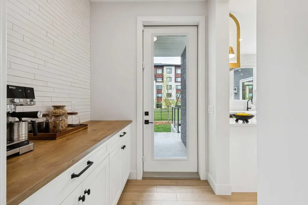 22 Mahogany Cove SE Calgary AB T3M 2S5