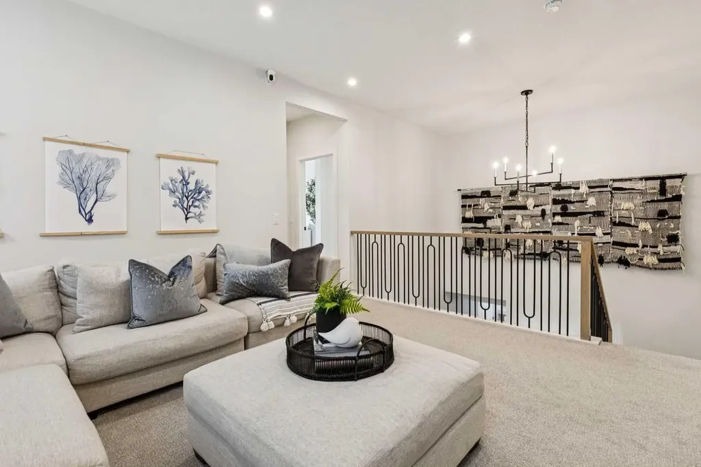 22 Mahogany Cove SE Calgary AB T3M 2S5