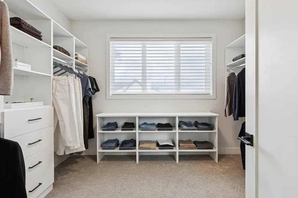 22 Mahogany Cove SE Calgary AB T3M 2S5