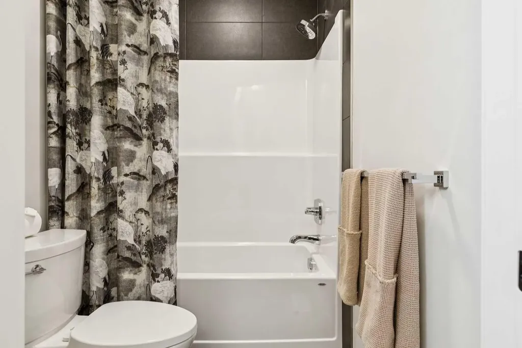 22 Mahogany Cove SE Calgary AB T3M 2S5
