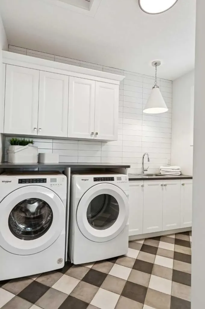22 Mahogany Cove SE Calgary AB T3M 2S5