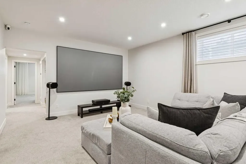 22 Mahogany Cove SE Calgary AB T3M 2S5