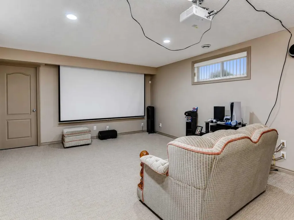 12605 Lakeshore Drive Grande Prairie AB T8X 8C6