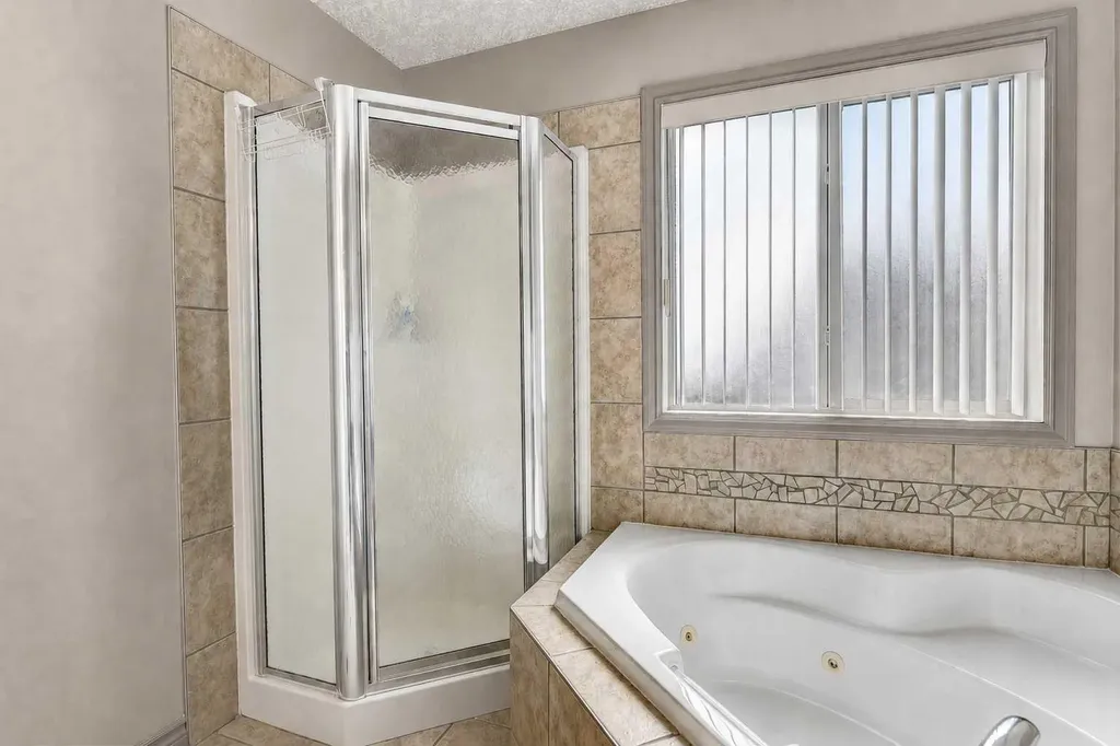 12605 Lakeshore Drive Grande Prairie AB T8X 8C6