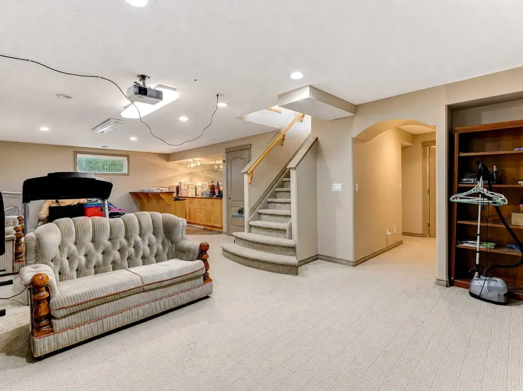 12605 Lakeshore Drive Grande Prairie AB T8X 8C6