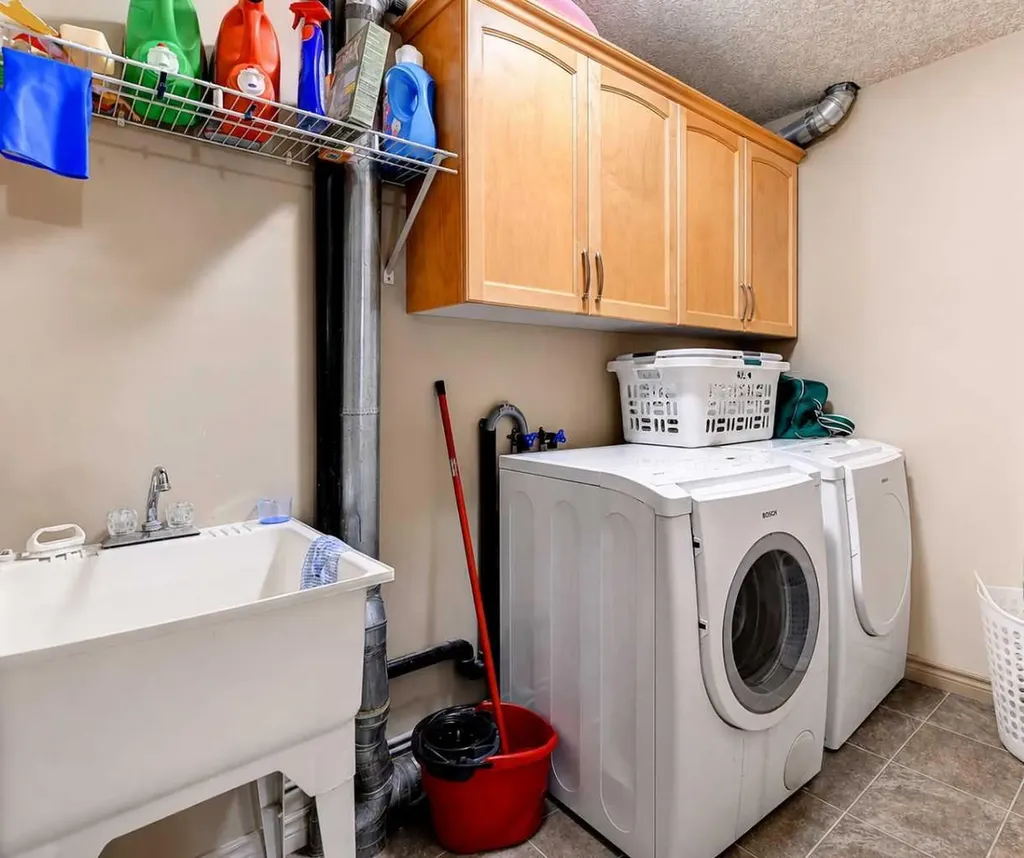 12605 Lakeshore Drive Grande Prairie AB T8X 8C6