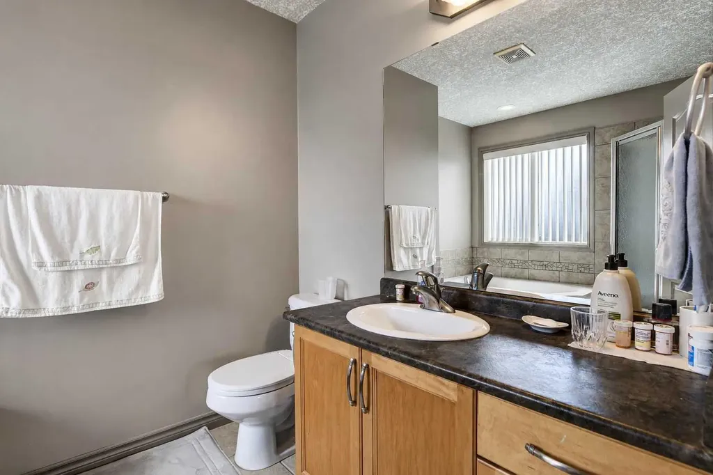 12605 Lakeshore Drive Grande Prairie AB T8X 8C6