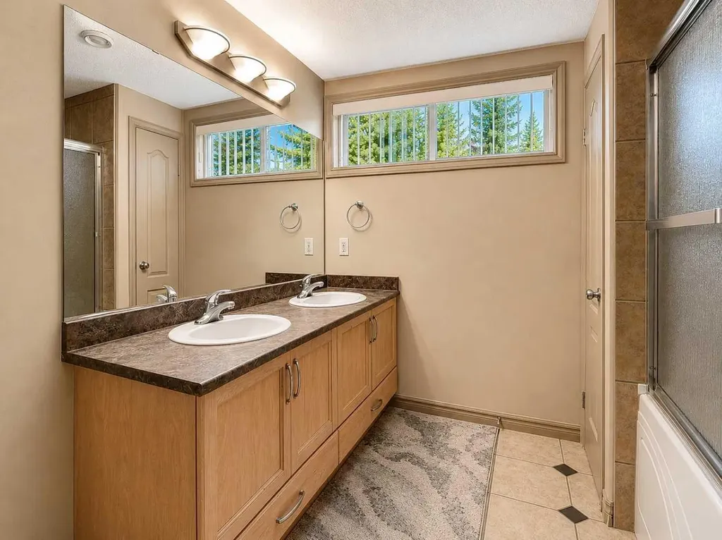 12605 Lakeshore Drive Grande Prairie AB T8X 8C6