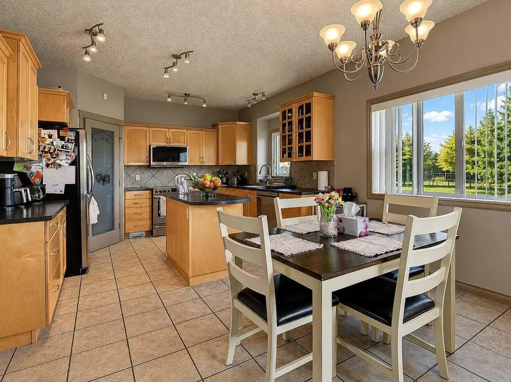 12605 Lakeshore Drive Grande Prairie AB T8X 8C6