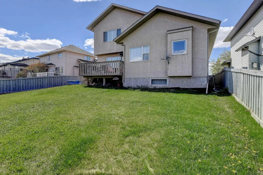 12605 Lakeshore Drive Grande Prairie AB T8X 8C6