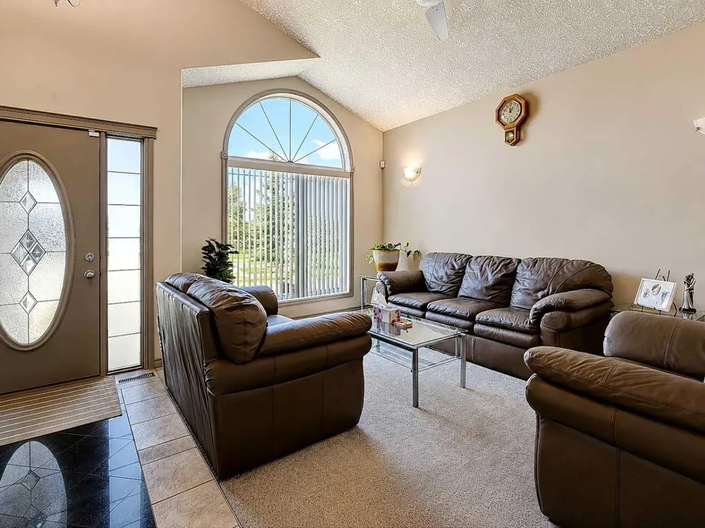 12605 Lakeshore Drive Grande Prairie AB T8X 8C6