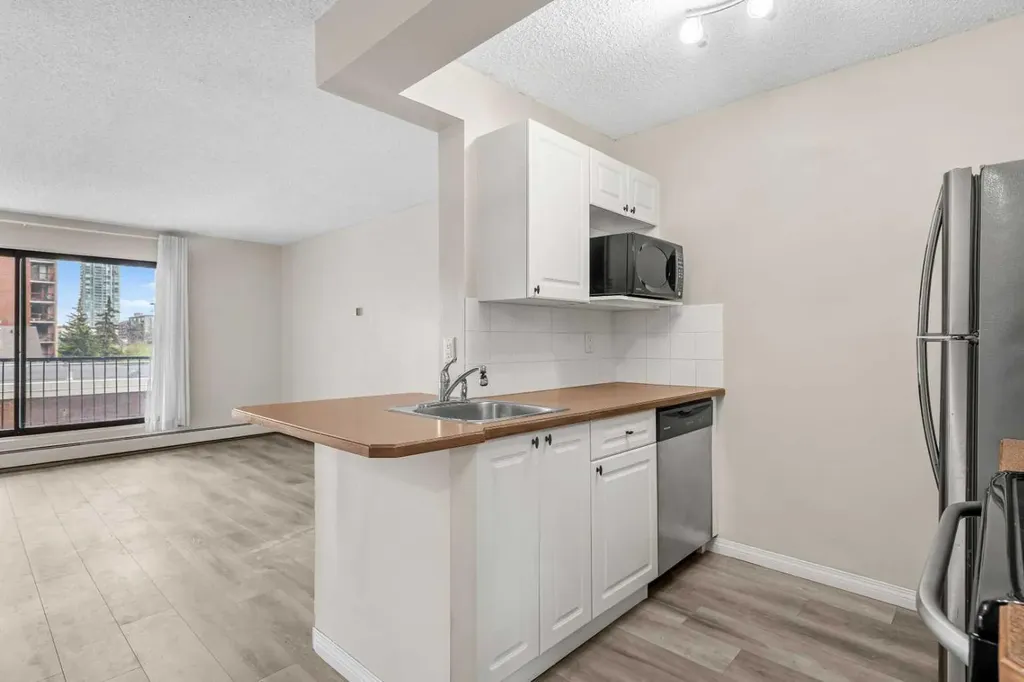 1330 15 Avenue SW Calgary AB T3C 3N7