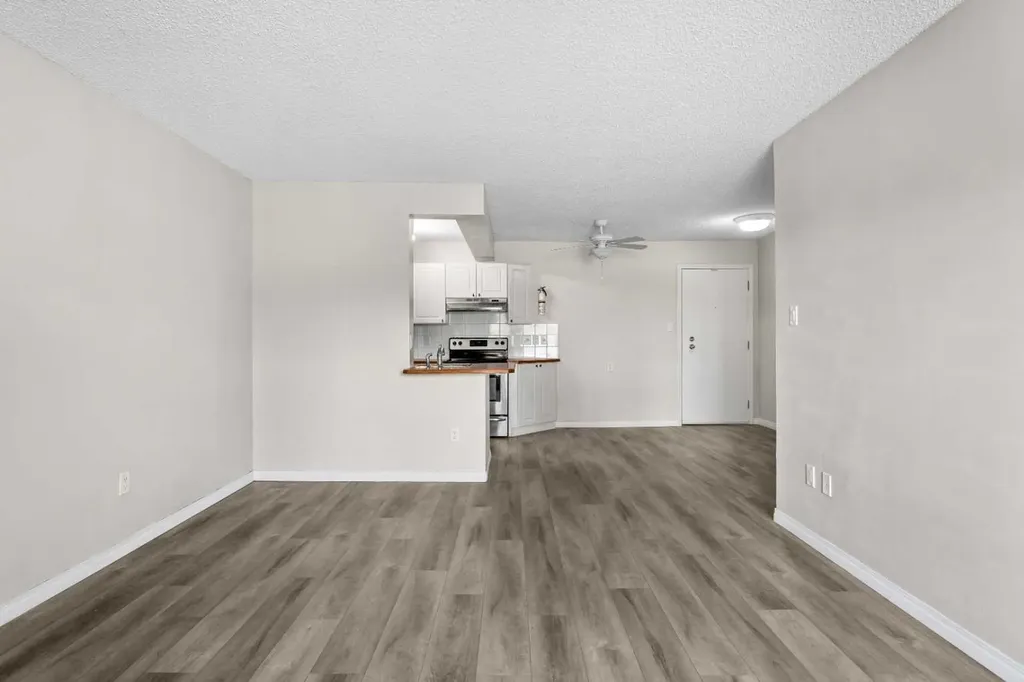1330 15 Avenue SW Calgary AB T3C 3N7