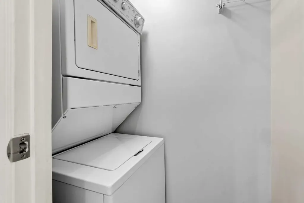 1330 15 Avenue SW Calgary AB T3C 3N7
