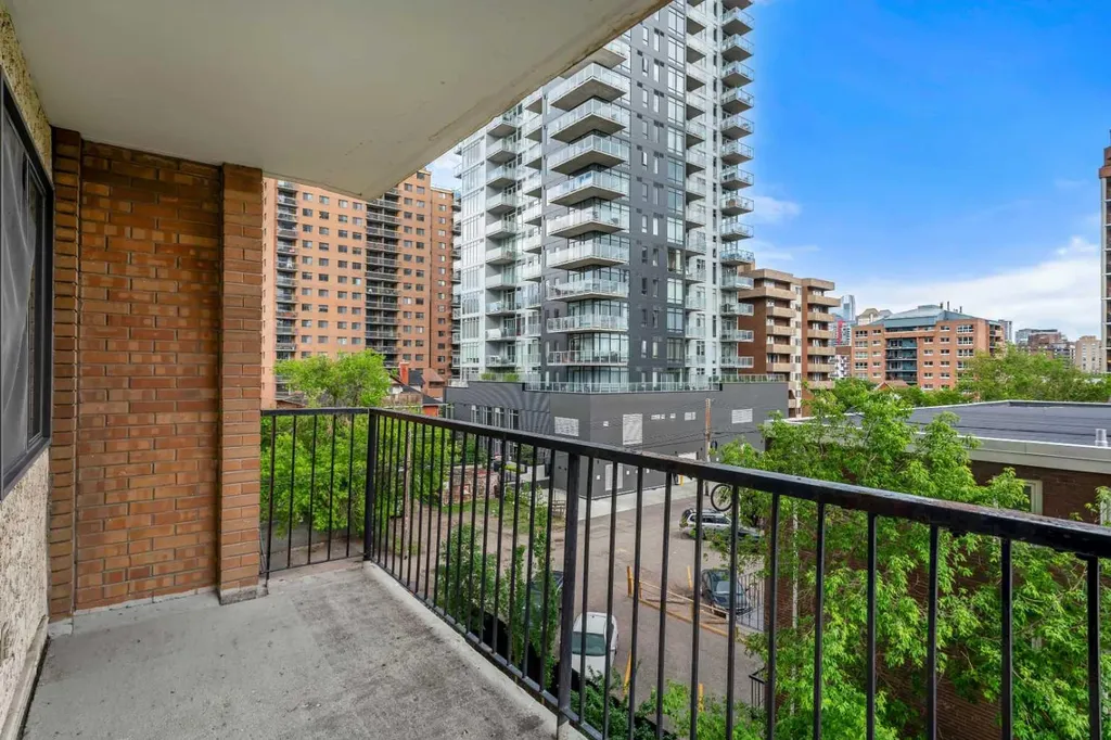 1330 15 Avenue SW Calgary AB T3C 3N7