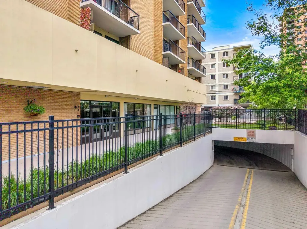 1330 15 Avenue SW Calgary AB T3C 3N7
