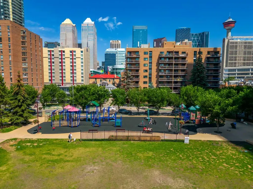 1330 15 Avenue SW Calgary AB T3C 3N7