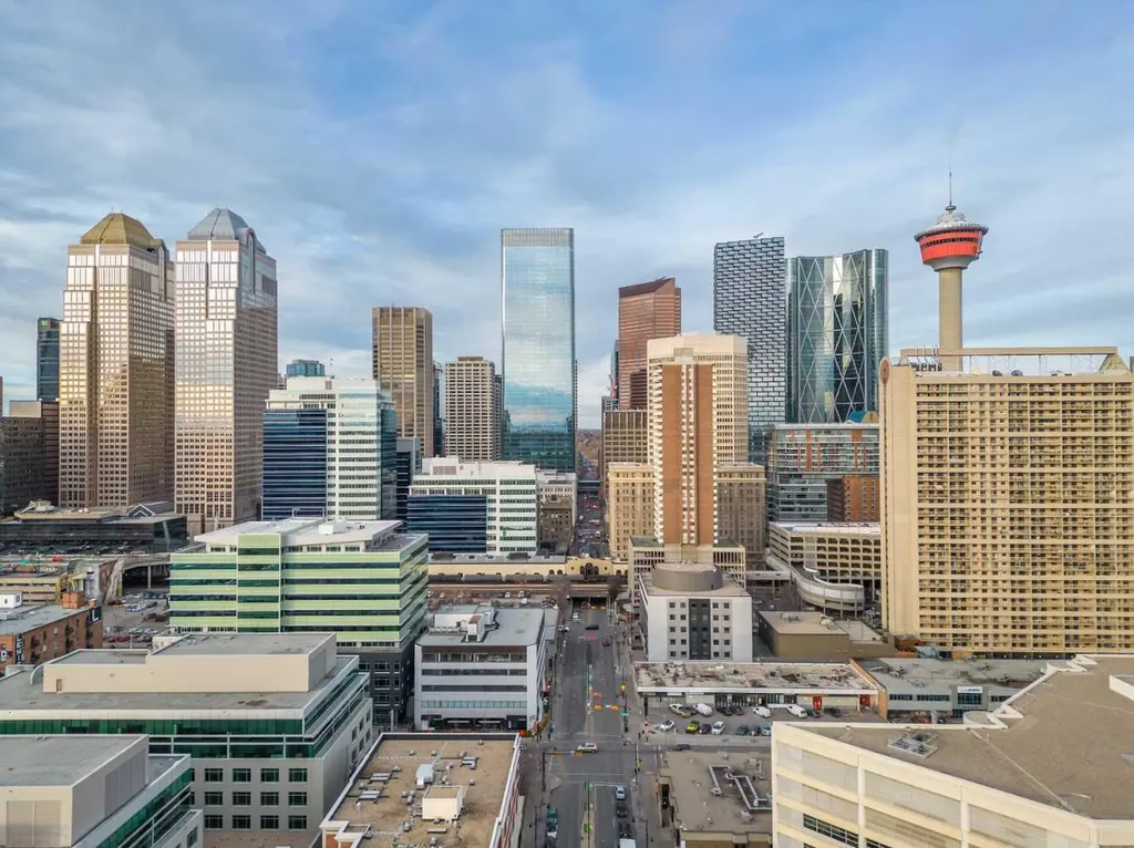 1330 15 Avenue SW Calgary AB T3C 3N7