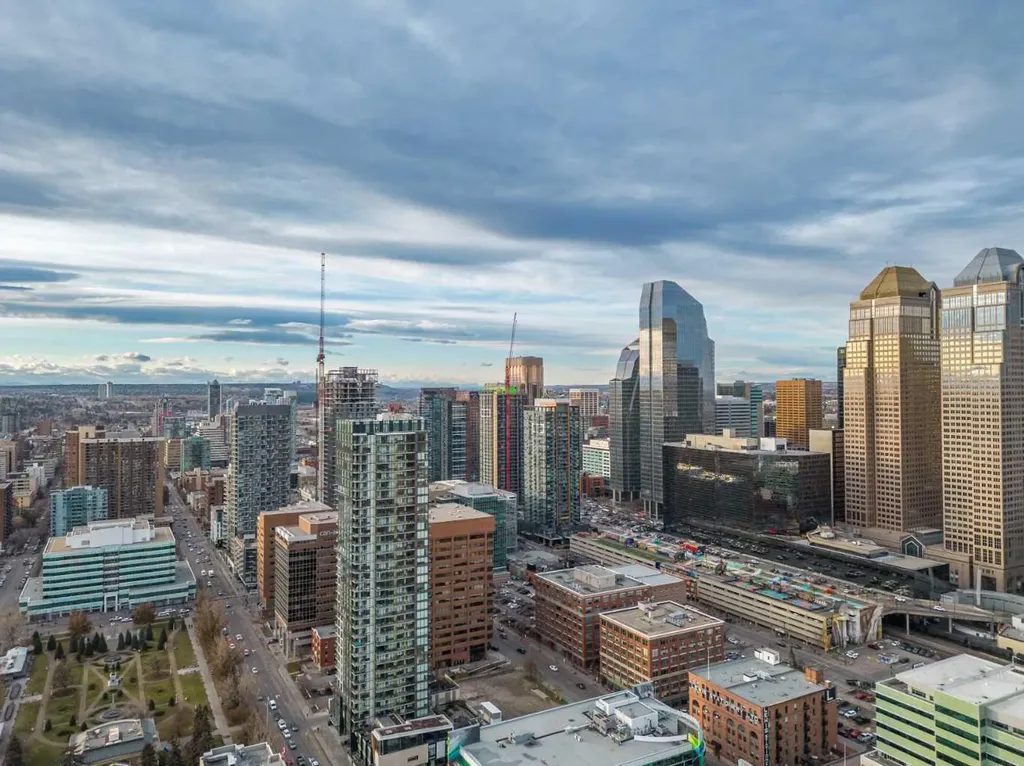 1330 15 Avenue SW Calgary AB T3C 3N7