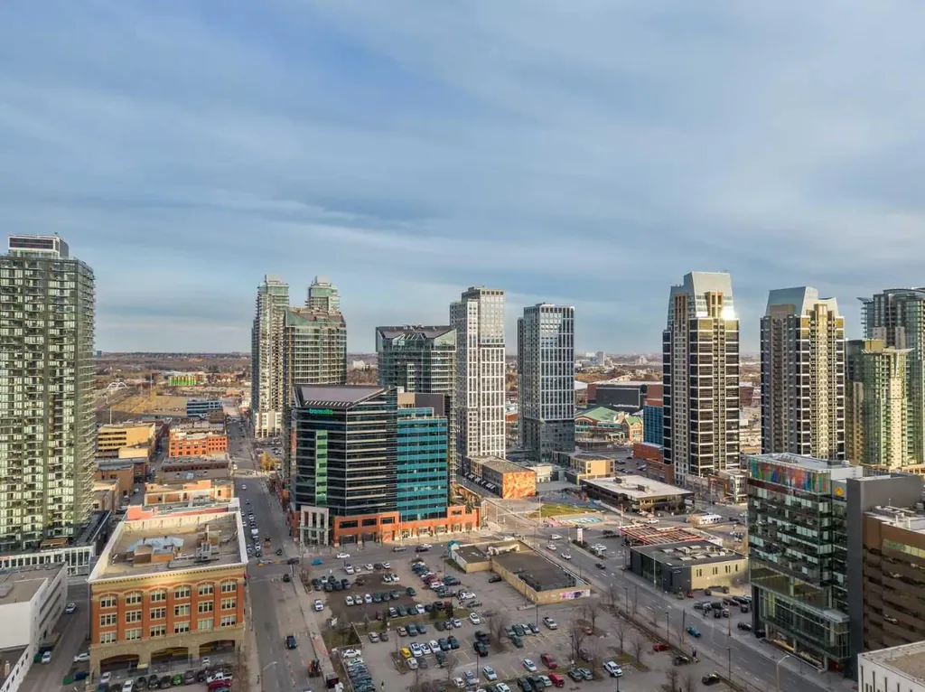 1330 15 Avenue SW Calgary AB T3C 3N7