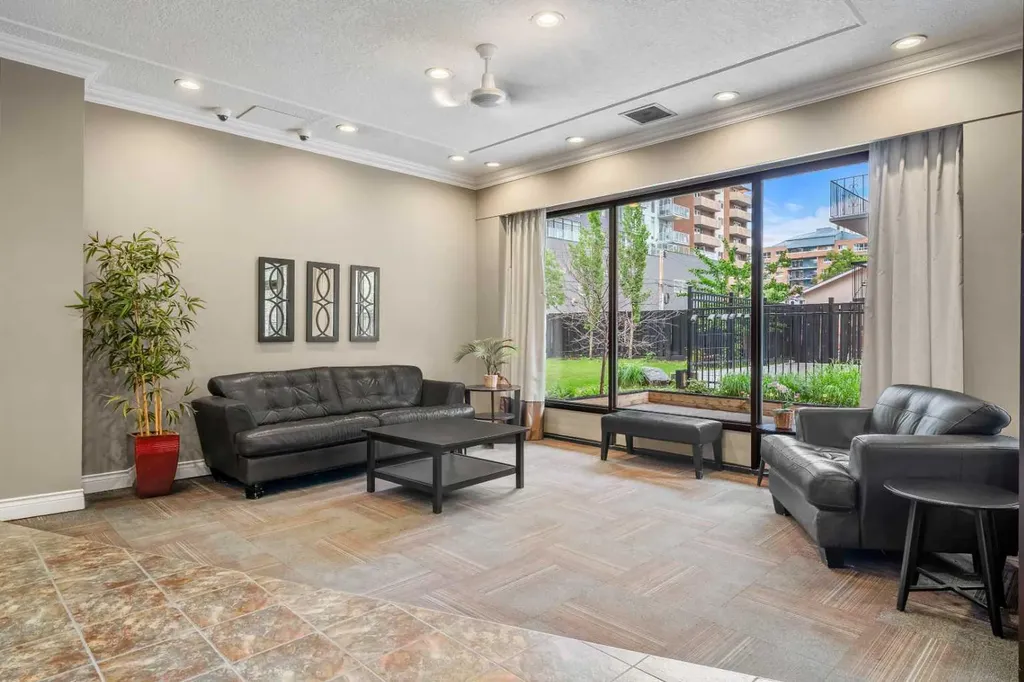 1330 15 Avenue SW Calgary AB T3C 3N7