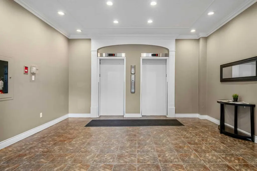 1330 15 Avenue SW Calgary AB T3C 3N7
