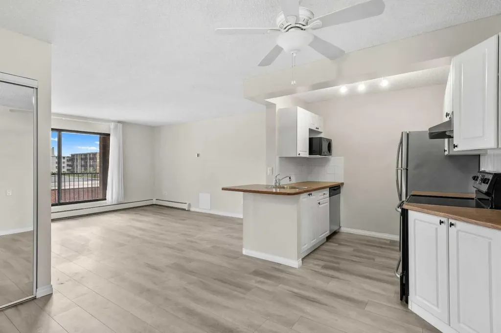 1330 15 Avenue SW Calgary AB T3C 3N7