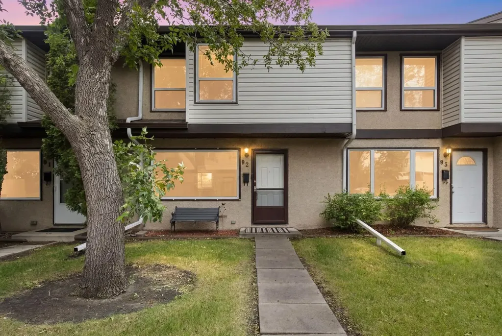 630 Sabrina Road SW Calgary AB T2W 2N7