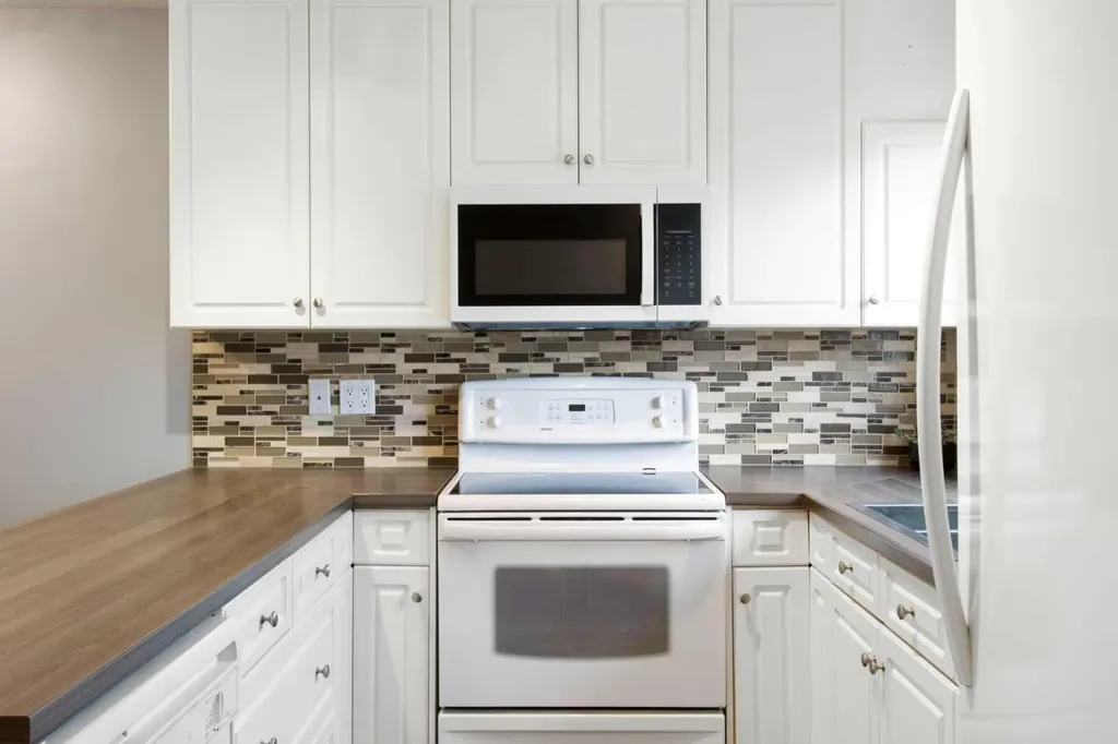 630 Sabrina Road SW Calgary AB T2W 2N7