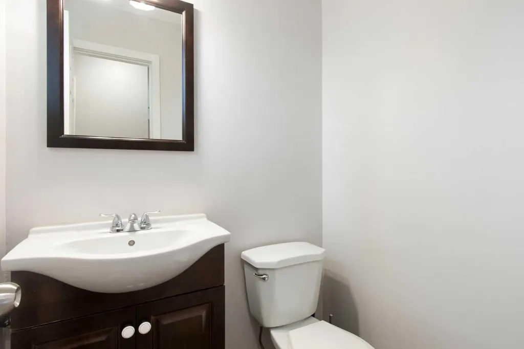 630 Sabrina Road SW Calgary AB T2W 2N7