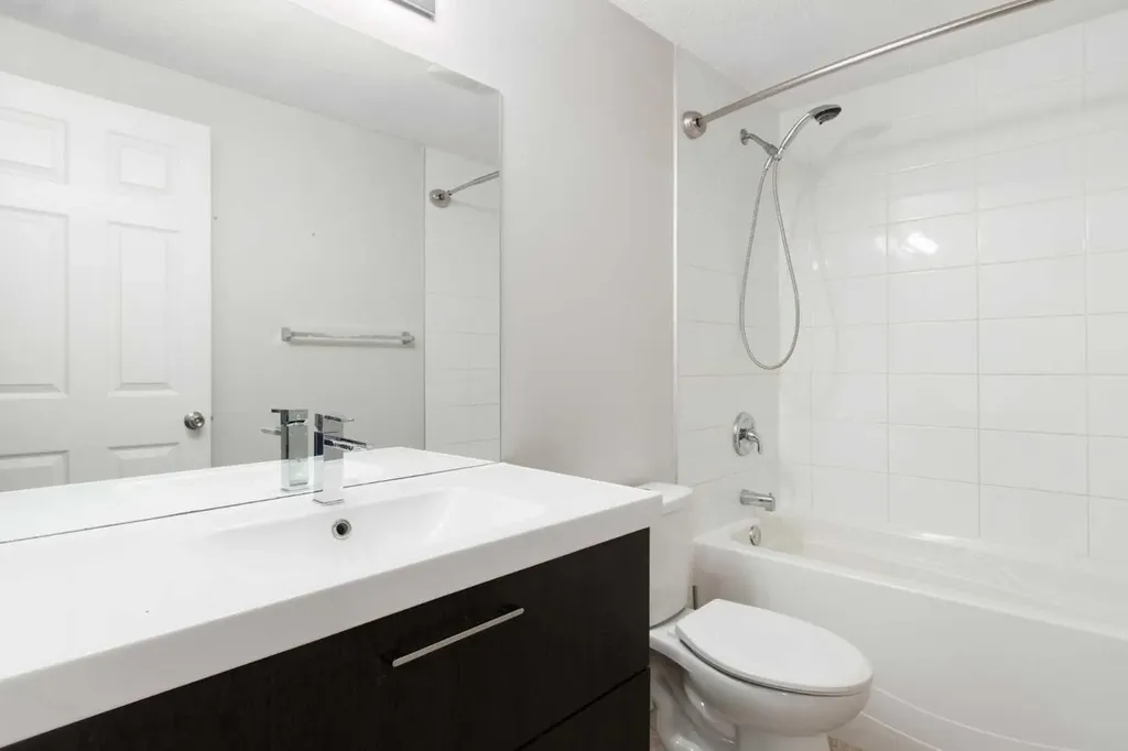 630 Sabrina Road SW Calgary AB T2W 2N7
