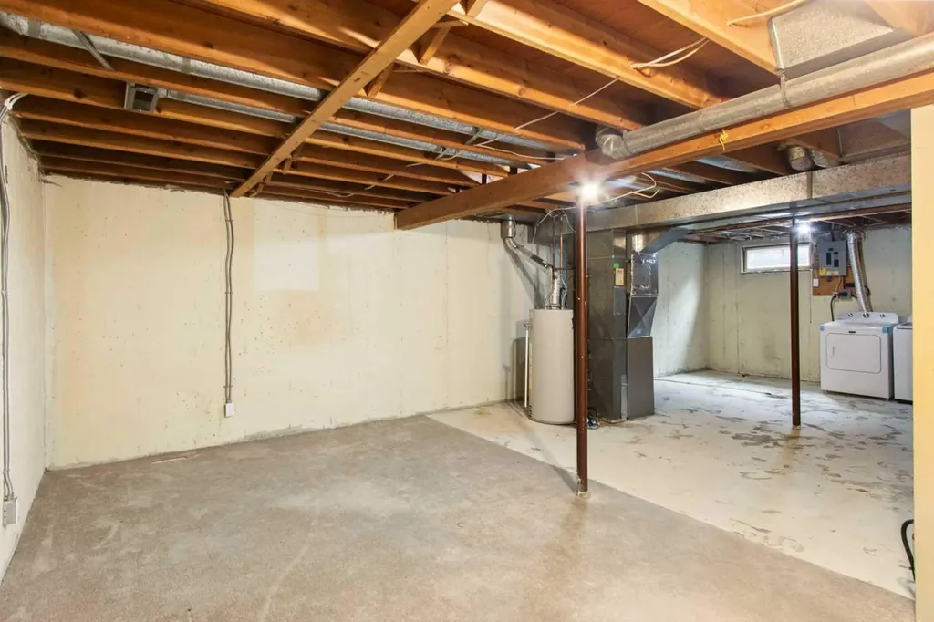 630 Sabrina Road SW Calgary AB T2W 2N7