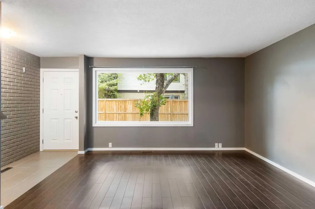 630 Sabrina Road SW Calgary AB T2W 2N7
